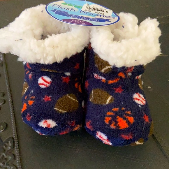 Skidders Plush Booties- Sports Theme - Picture 1 of 6